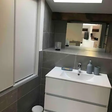 Atypique Et Merveilleuse Petite Maison En Plein Coeur De Nice, A Proximite De La Et Des Plages