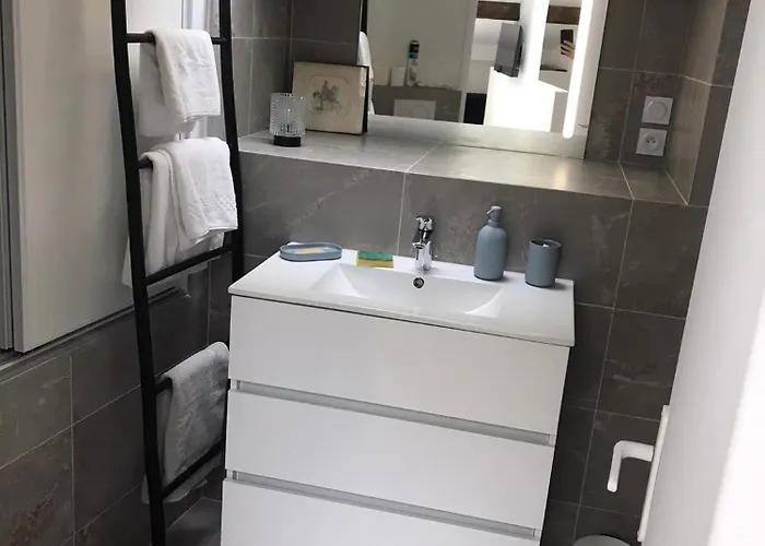 Appartement Atypique Et Merveilleuse Petite Maison En Plein Cœur De Nice, à Proximité De La Et Des Plages Nice